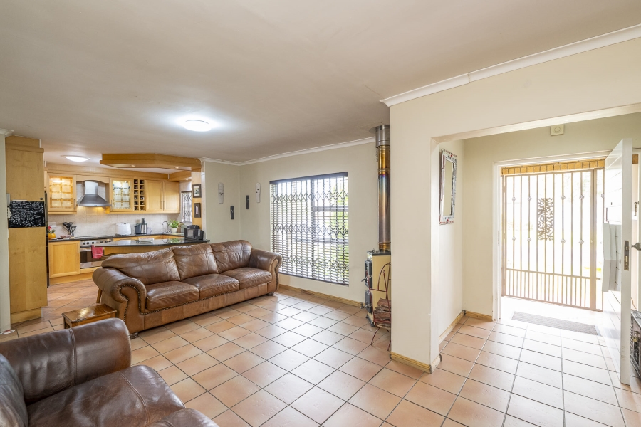 3 Bedroom Property for Sale in Uitzicht Western Cape